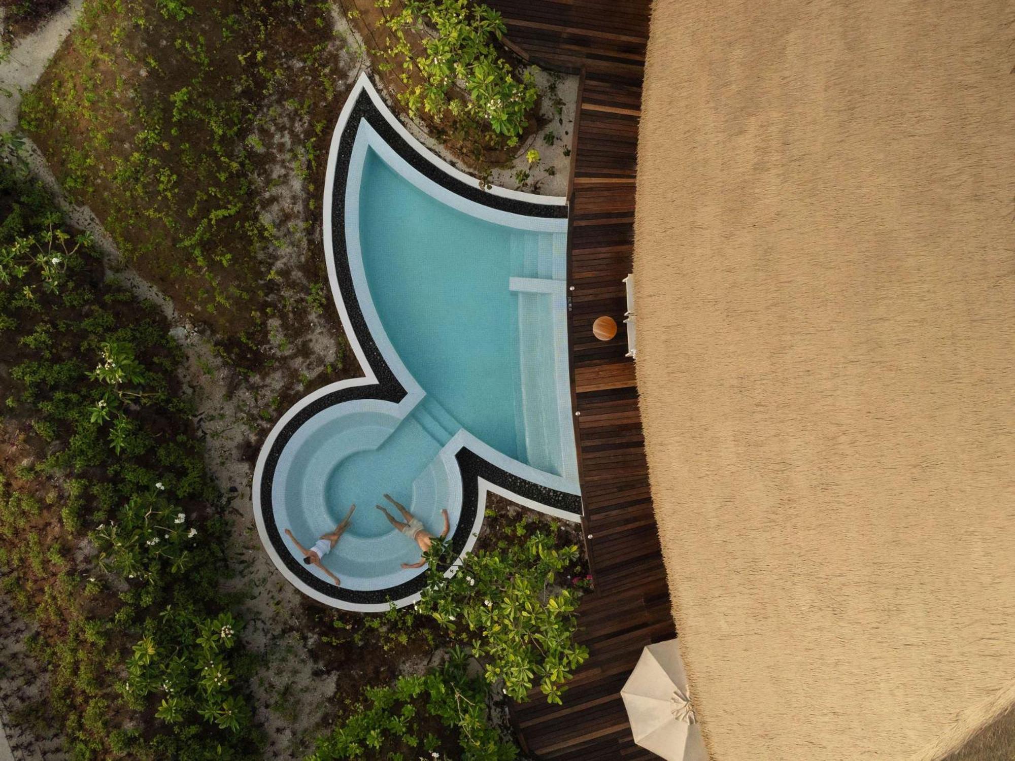 So/ Maldives Hotel Emboodhoo Lagoon Екстериор снимка